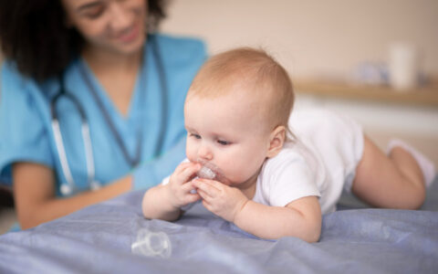 Infections à entérovirus : circulation estivale inquiétante – 5 clés pour rester vigilant